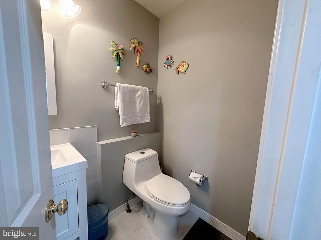 6403 Little Potters Ln