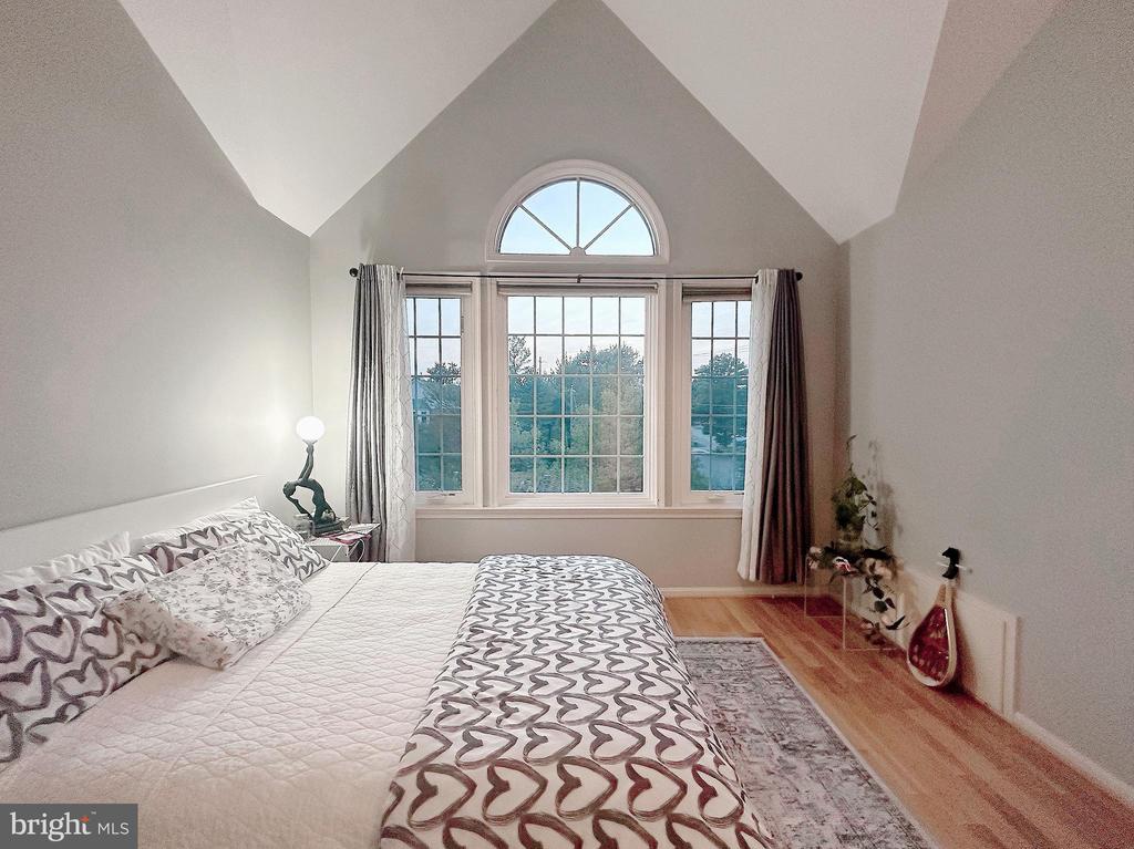 6403 Little Potters Ln