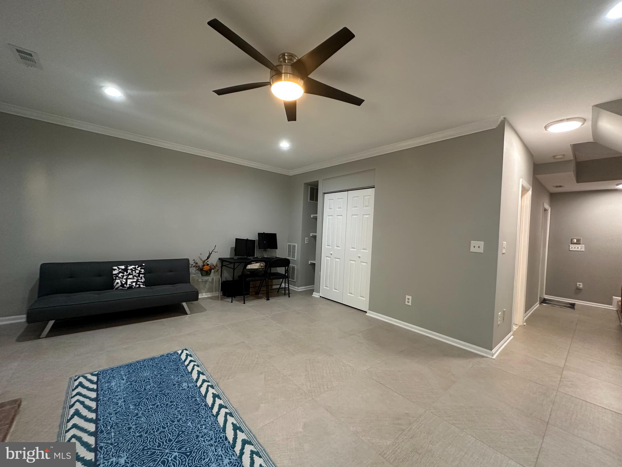 6403 Little Potters Ln