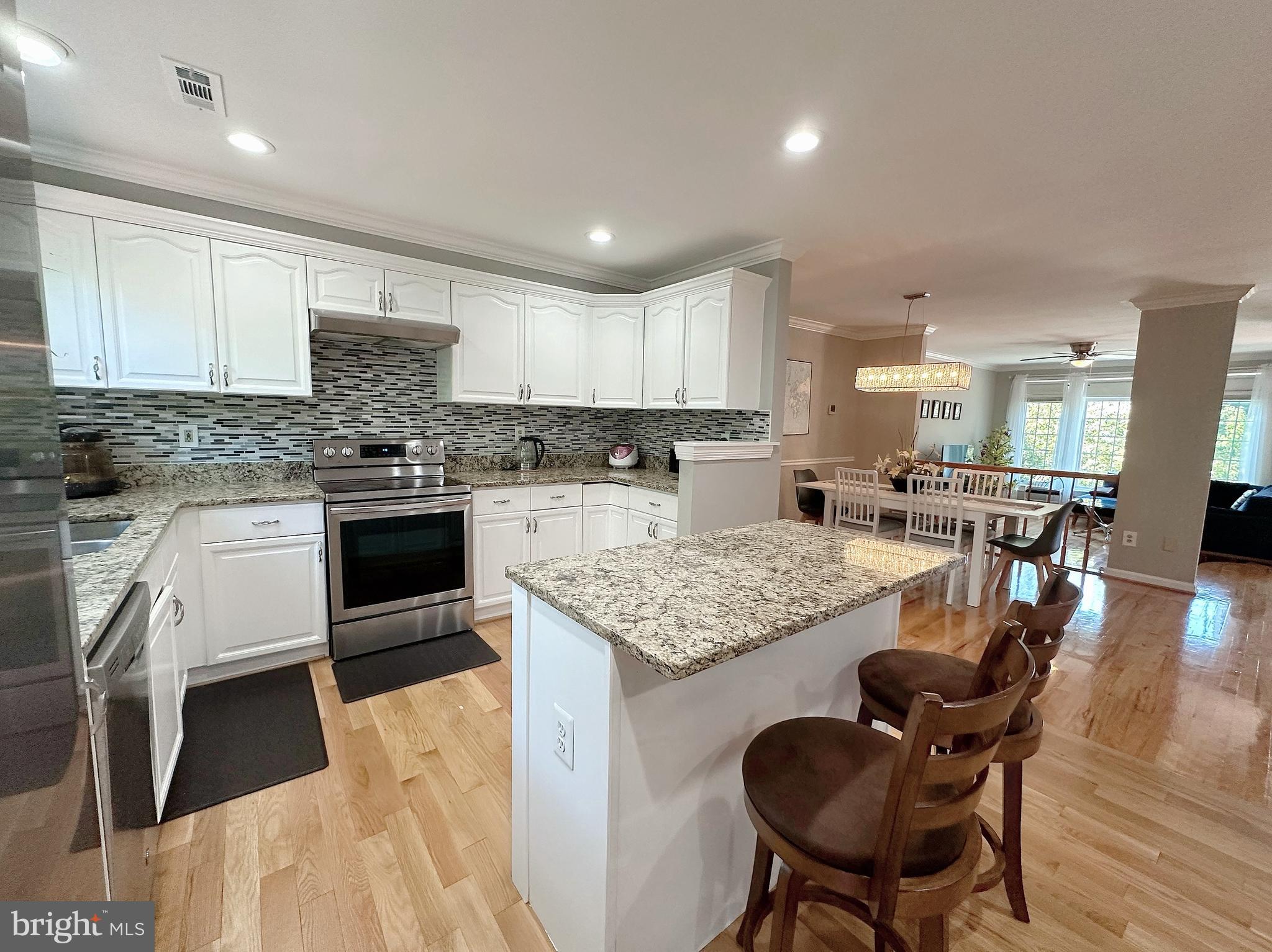 6403 Little Potters Ln