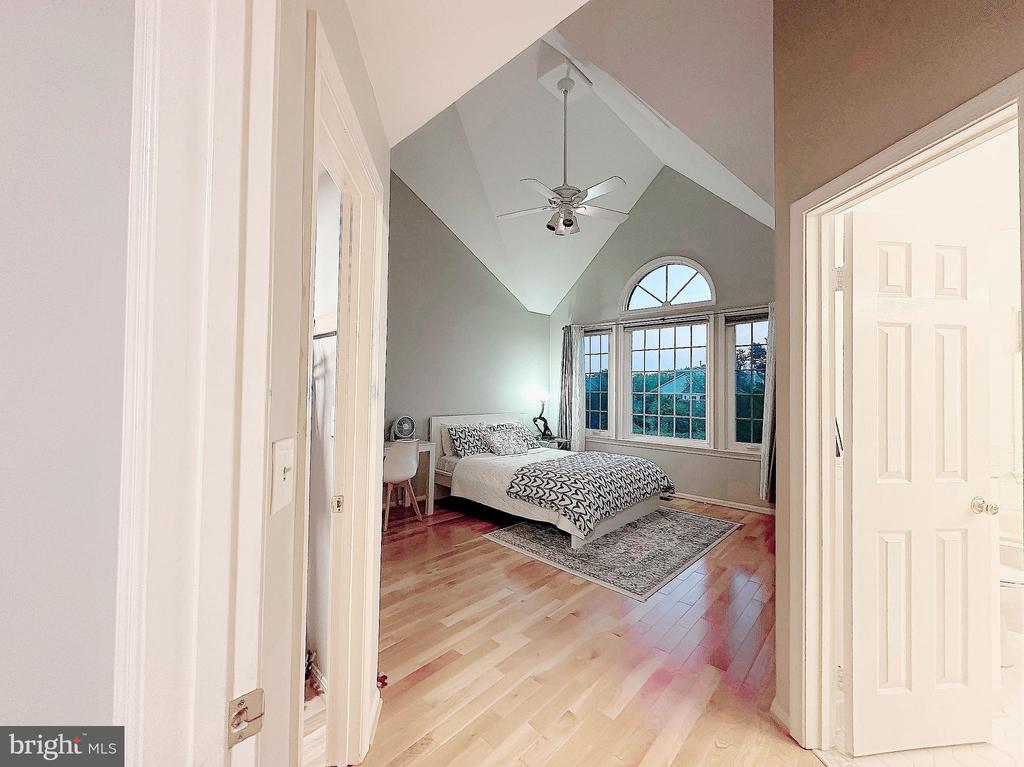 6403 Little Potters Ln