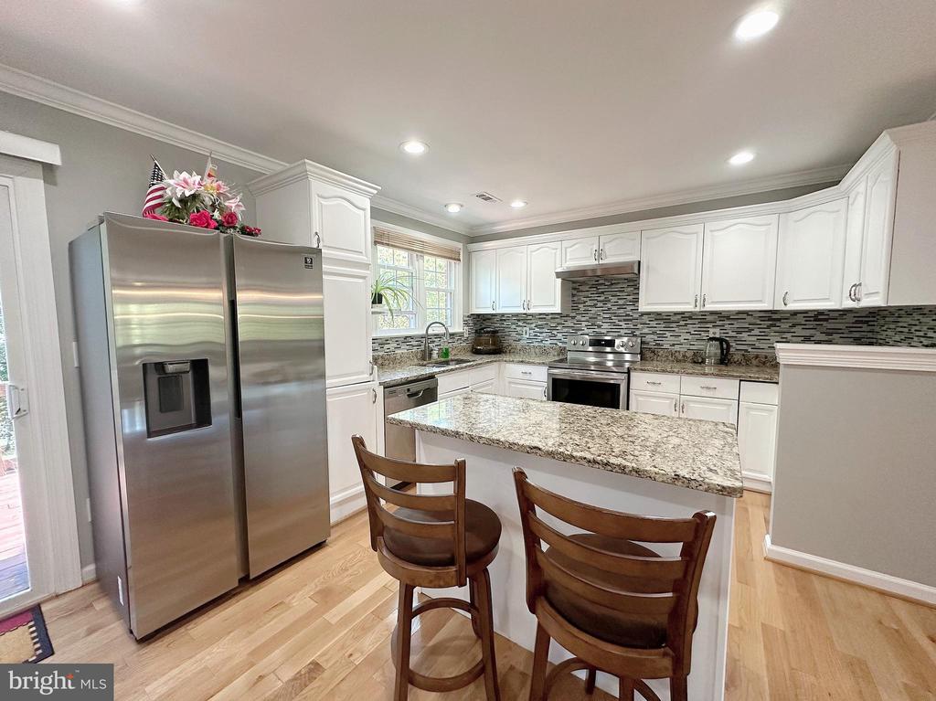 6403 Little Potters Ln