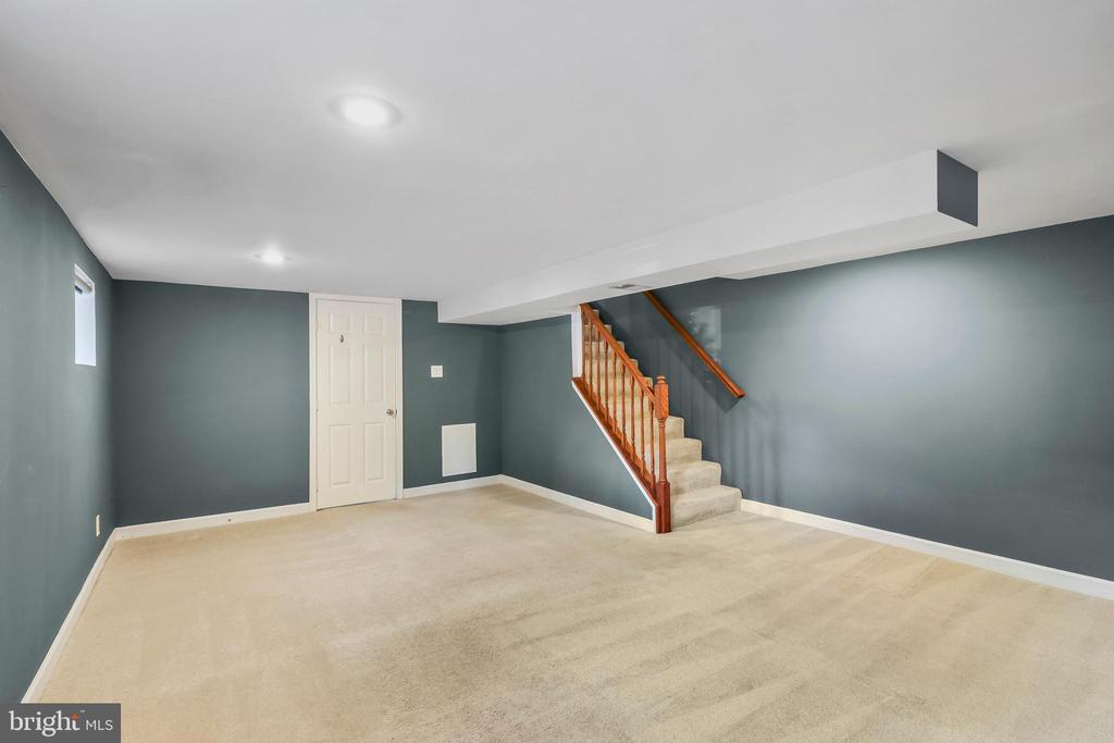 5853 Mount Vernon Dr