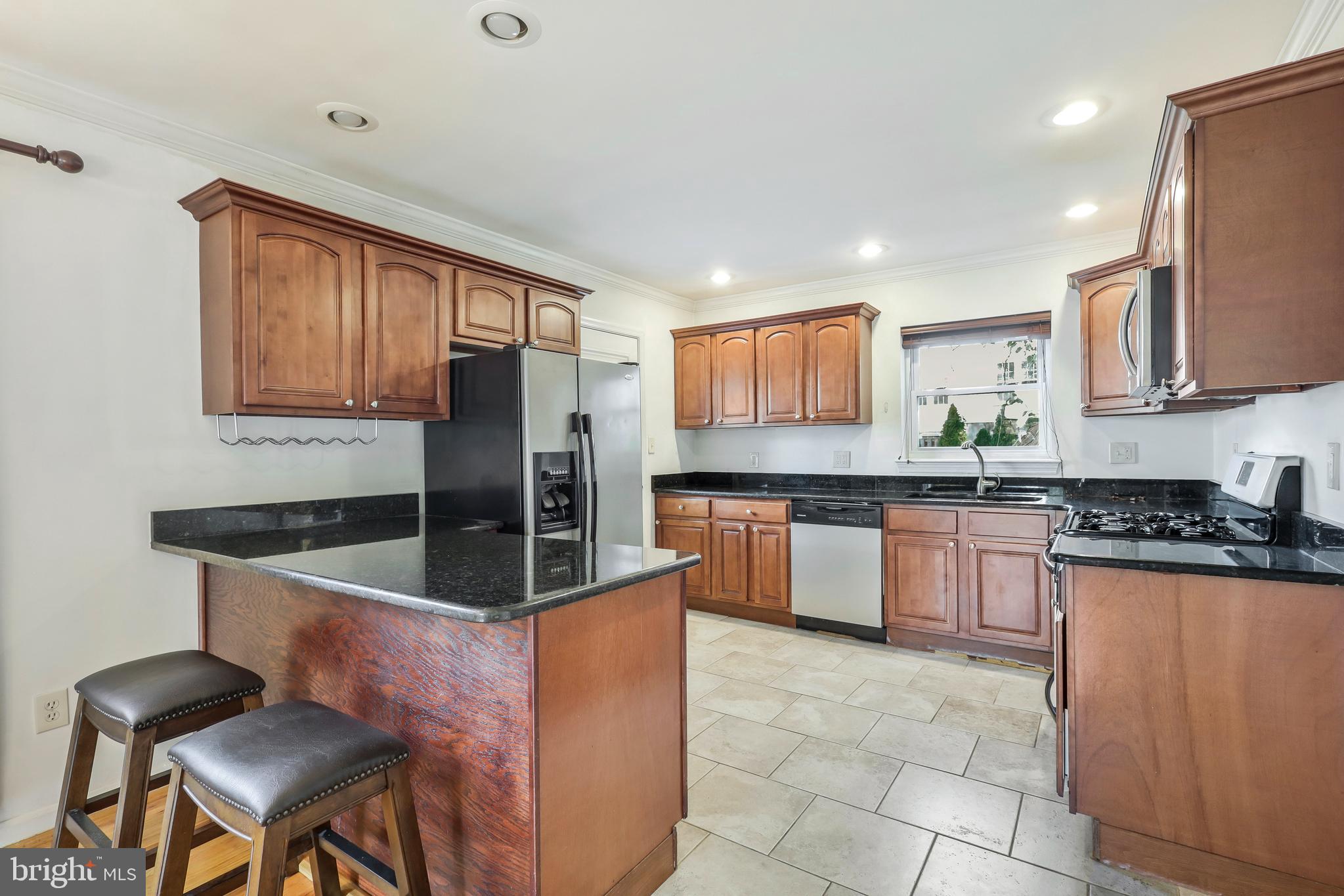 5853 Mount Vernon Dr