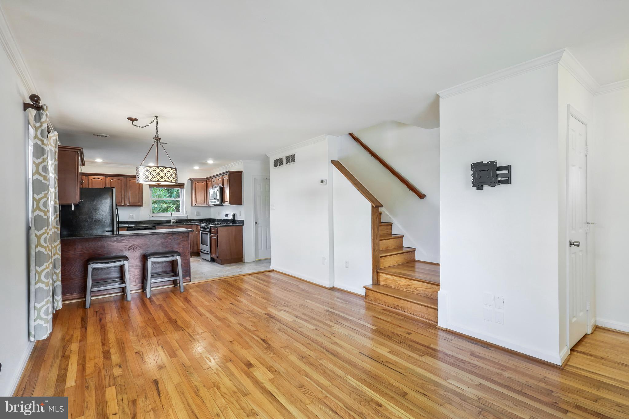 5853 Mount Vernon Dr