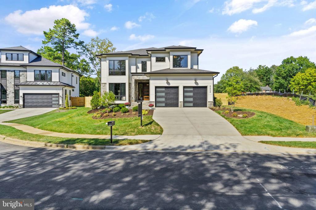 6604 Fairlawn Dr