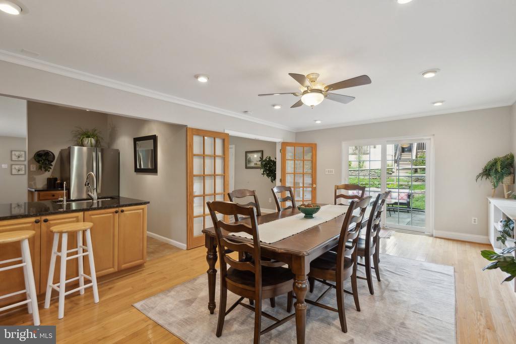 8483 Falling Leaf Rd