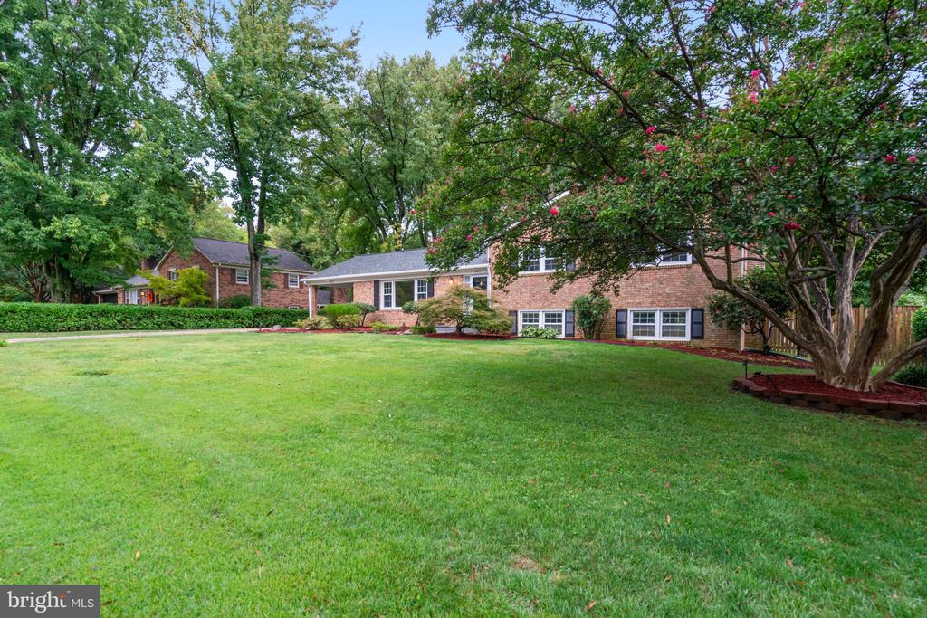 4413 Laurel Rd
