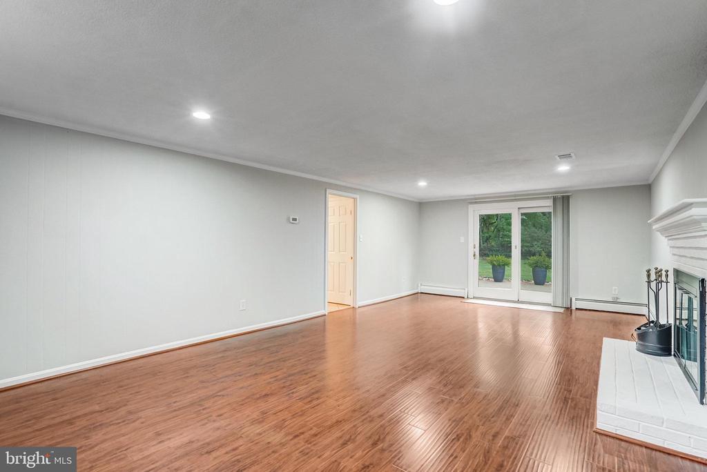 4413 Laurel Rd