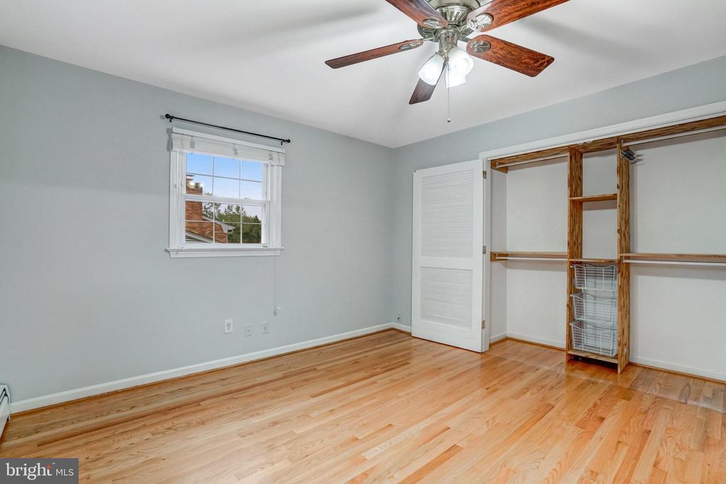 4413 Laurel Rd