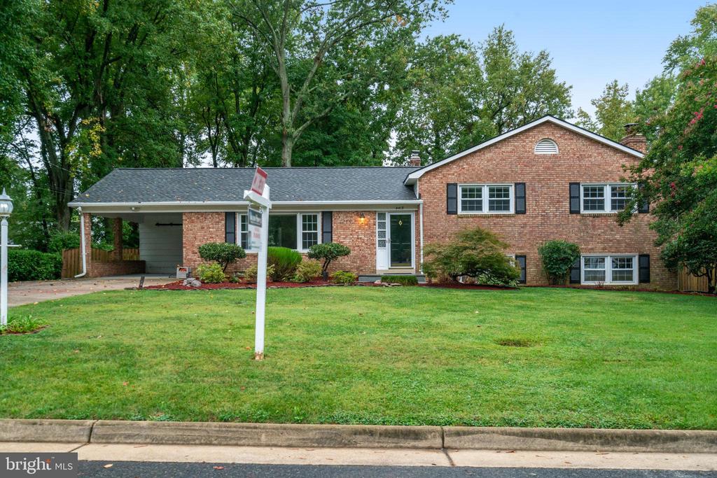 4413 Laurel Rd