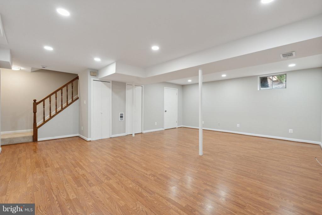 2053 Cobblestone Ln
