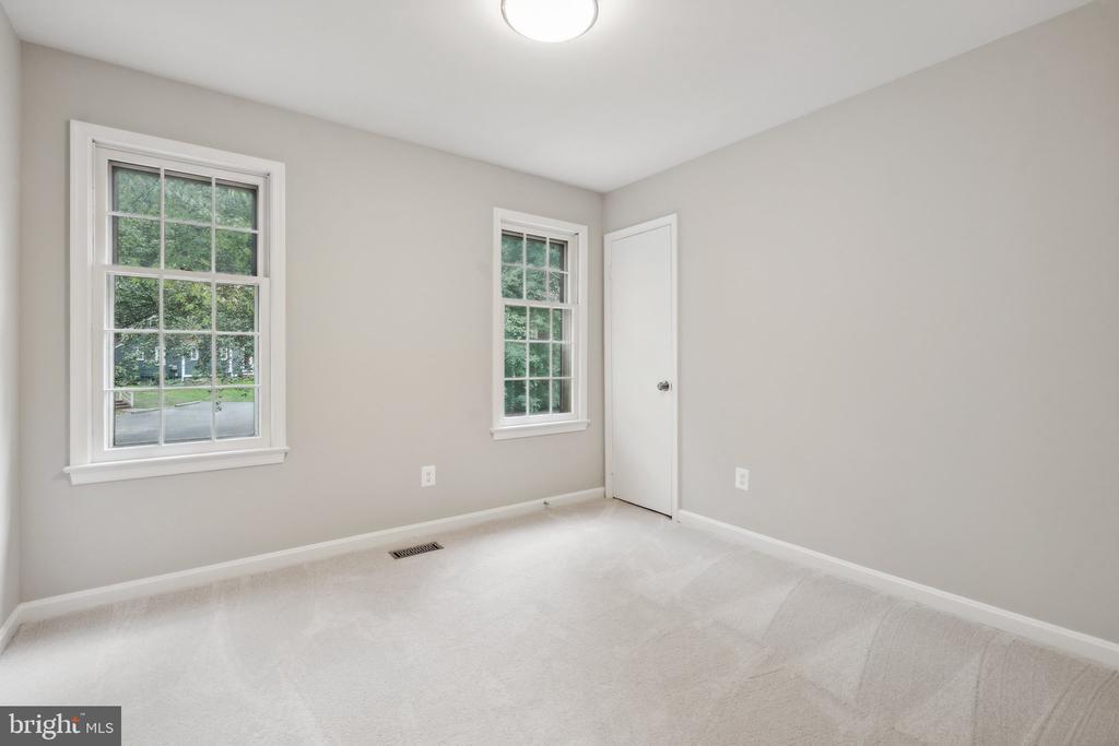2053 Cobblestone Ln