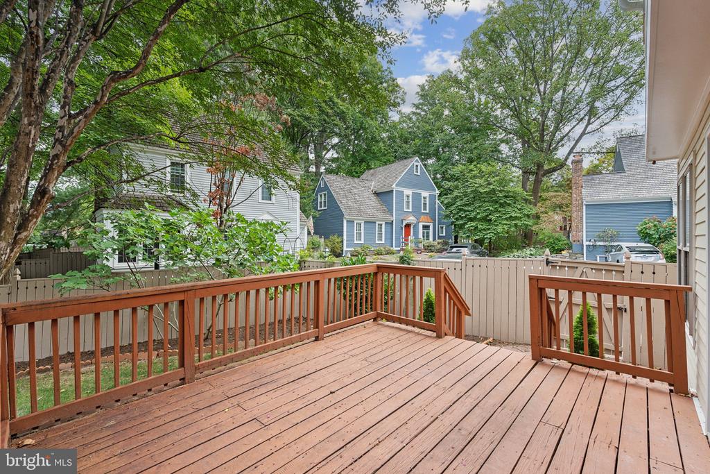 2053 Cobblestone Ln