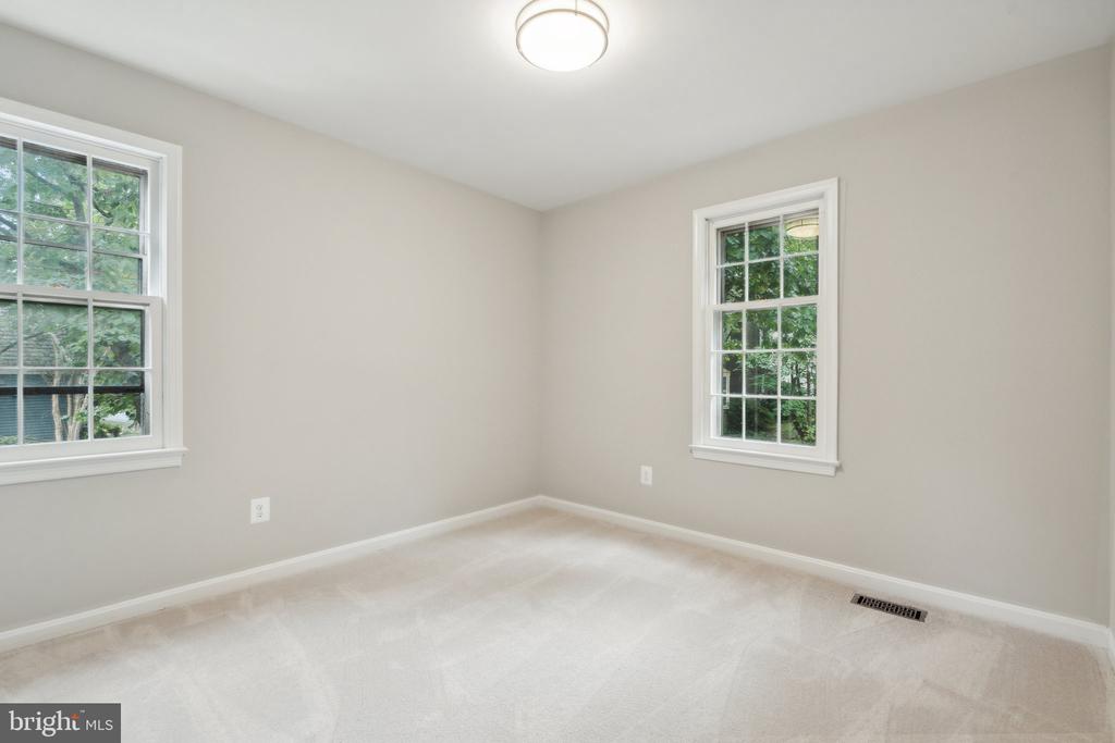 2053 Cobblestone Ln