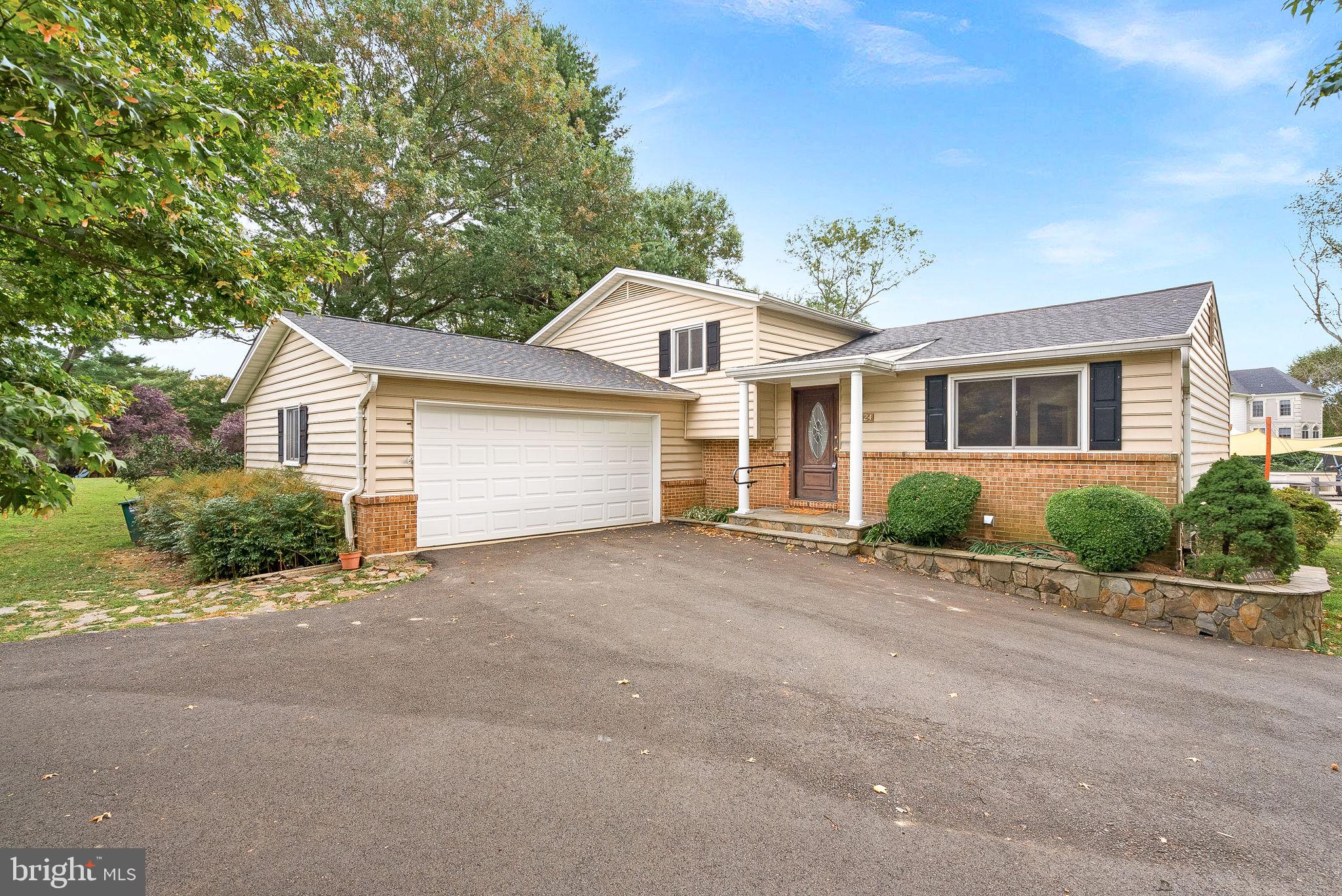 10624 Runaway Ln