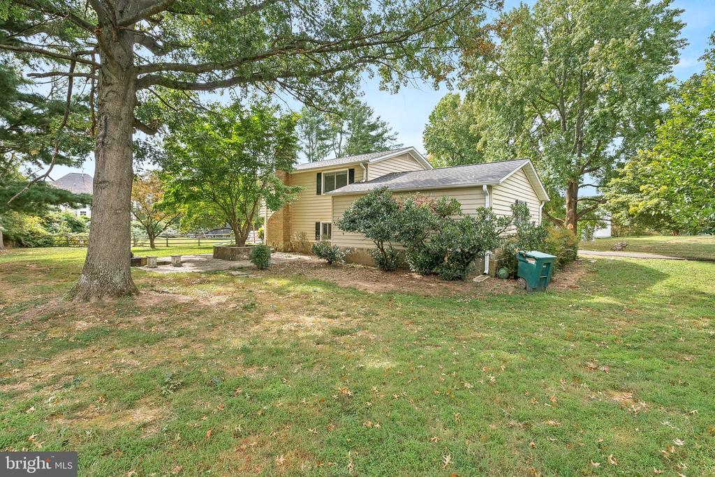 10624 Runaway Ln