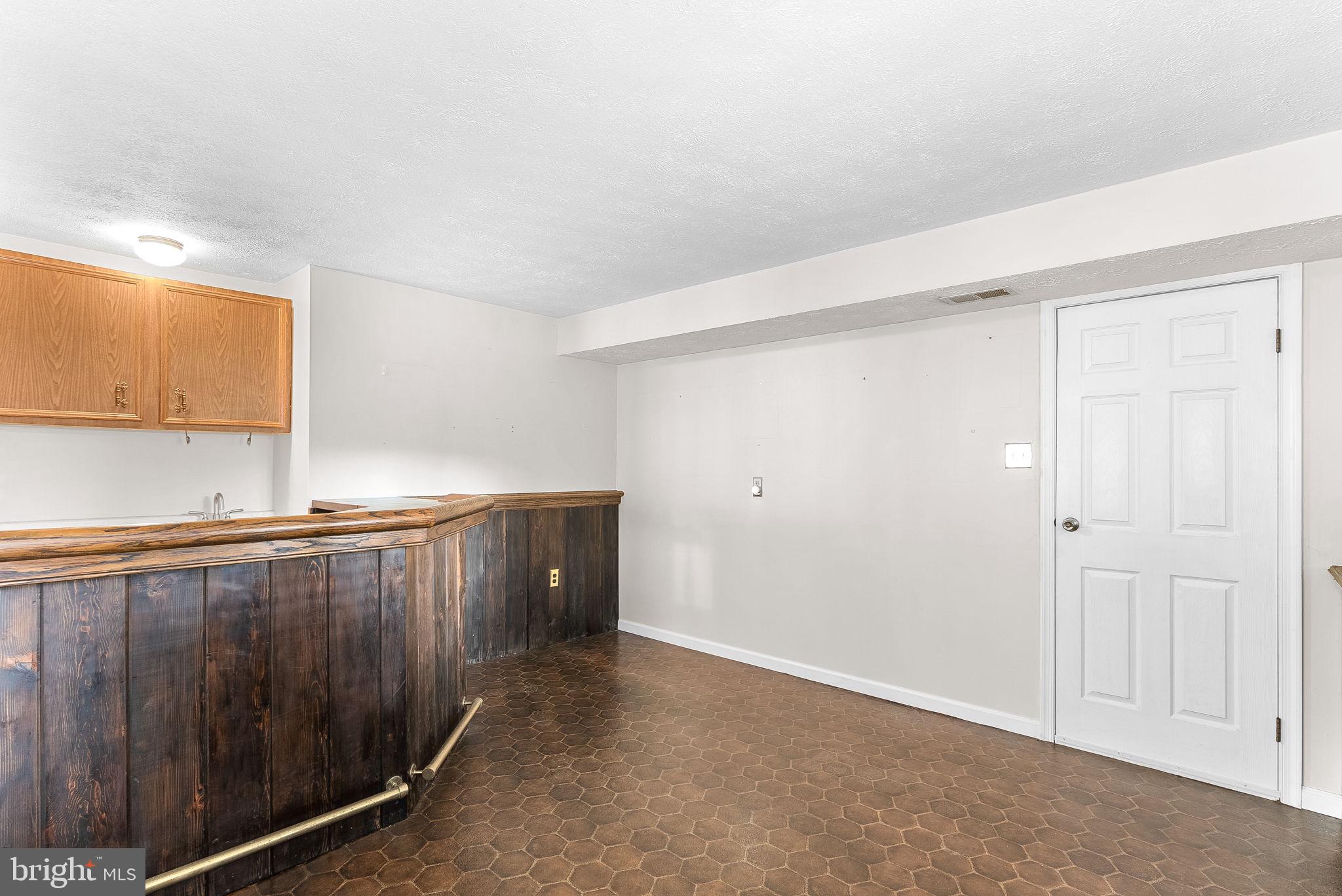 10624 Runaway Ln