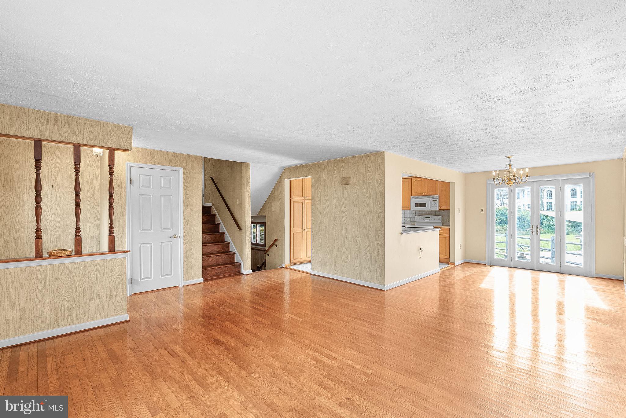 10624 Runaway Ln