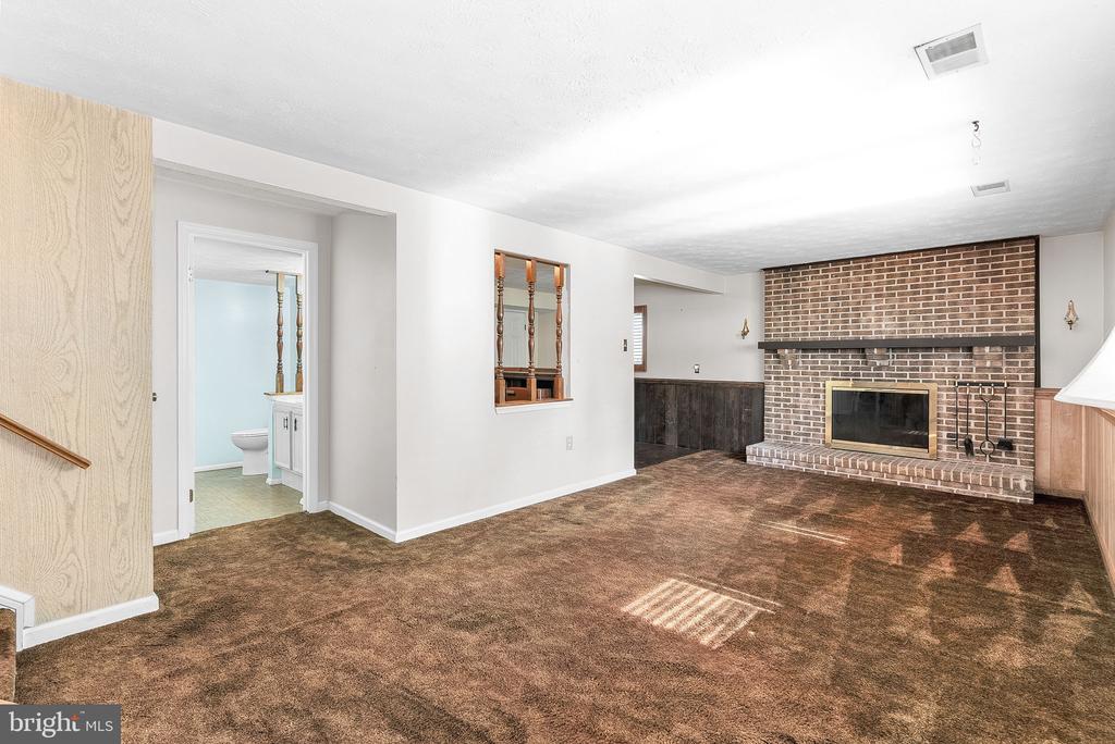 10624 Runaway Ln