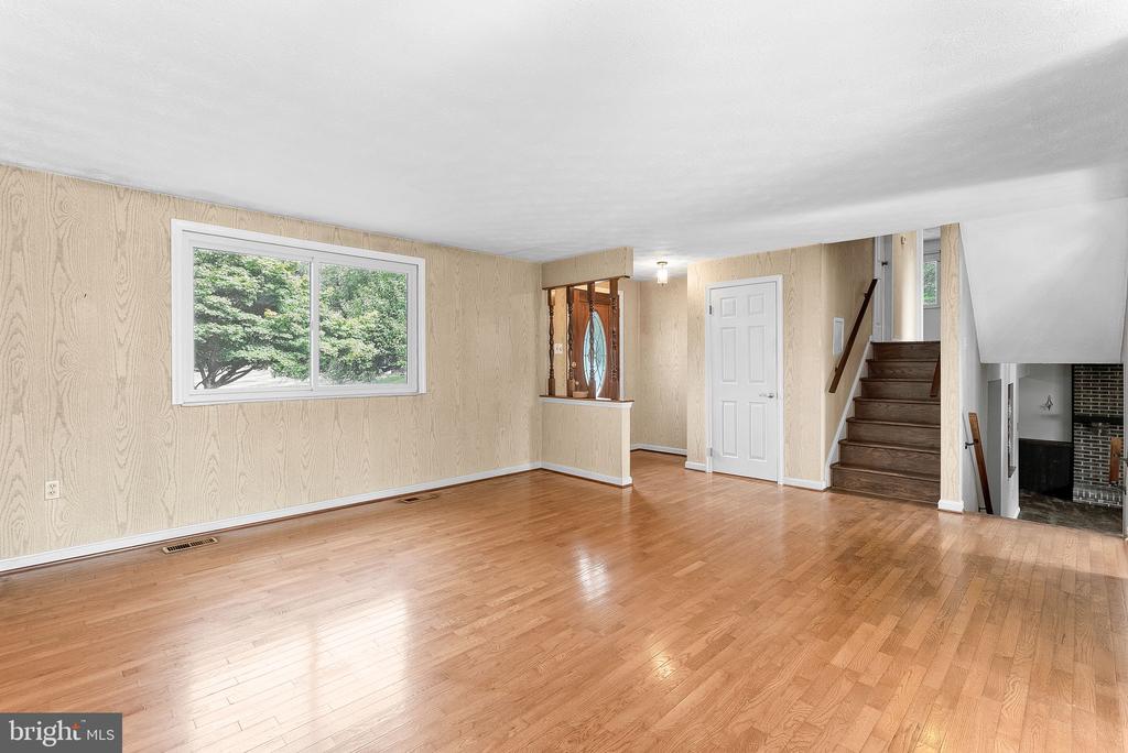 10624 Runaway Ln