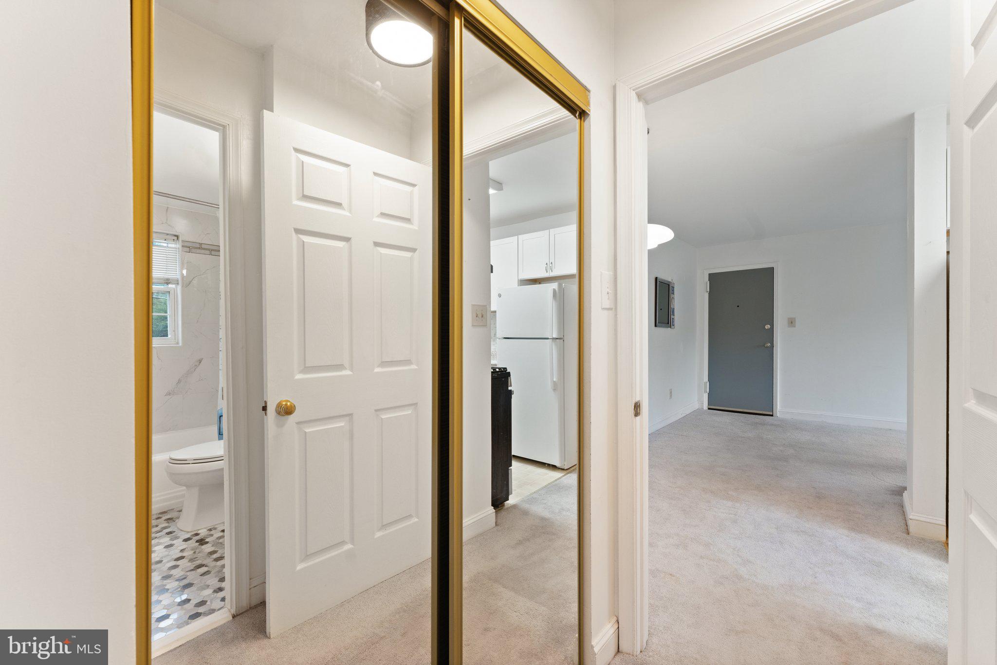 2303 FARRINGTON AVE #201