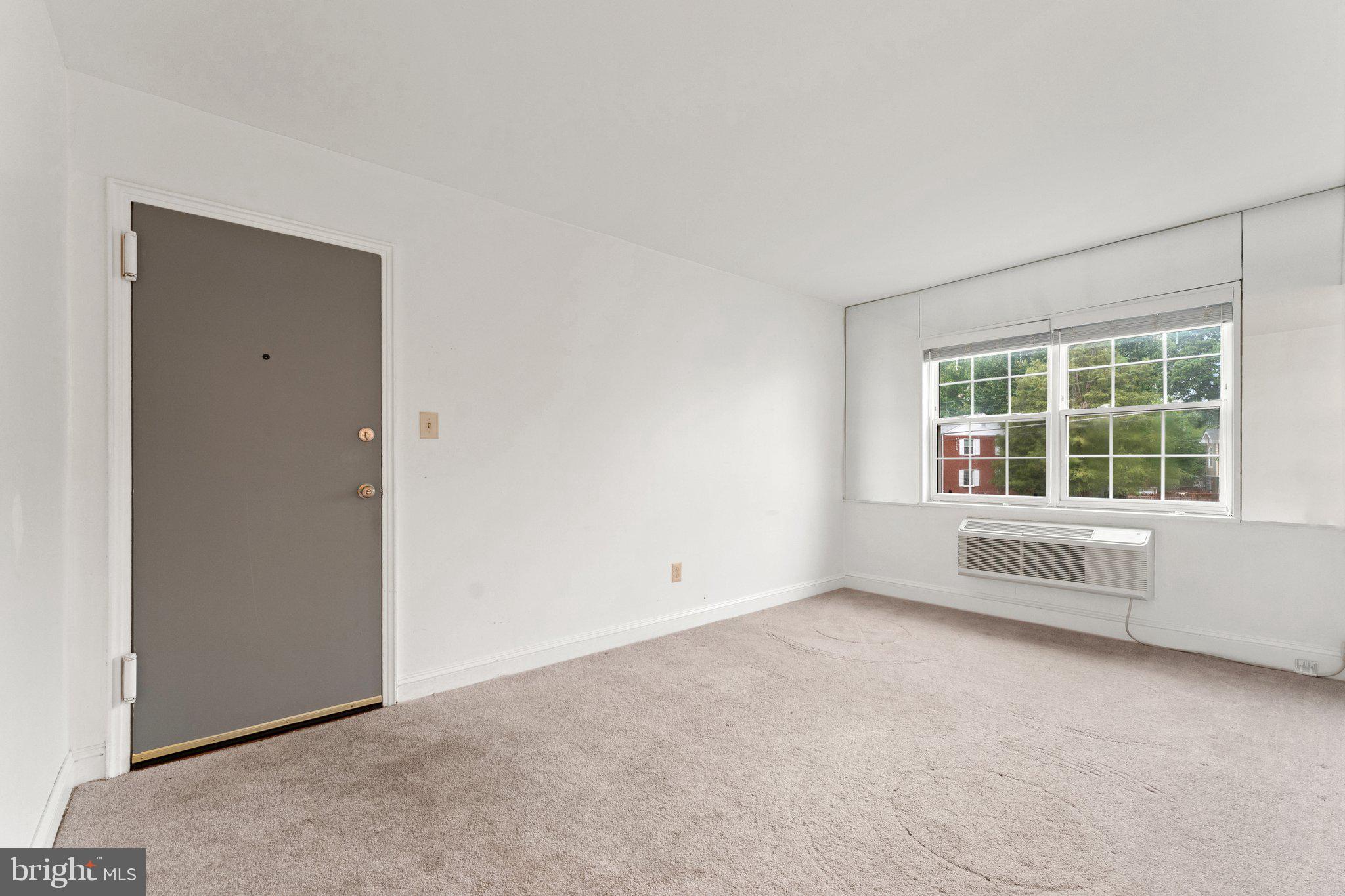 2303 FARRINGTON AVE #201