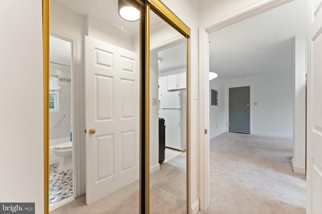 2303 FARRINGTON AVE #201