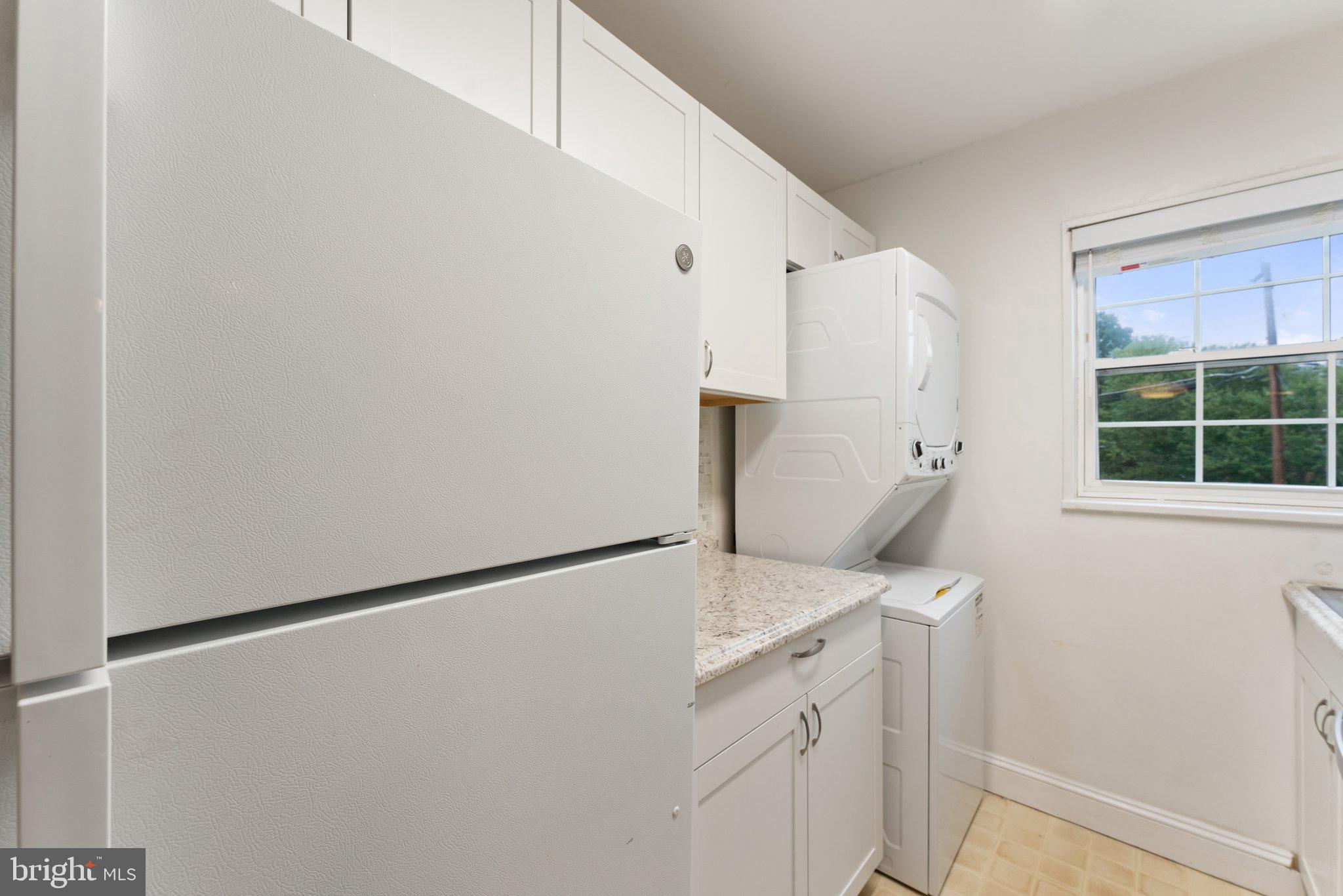 2303 FARRINGTON AVE #201