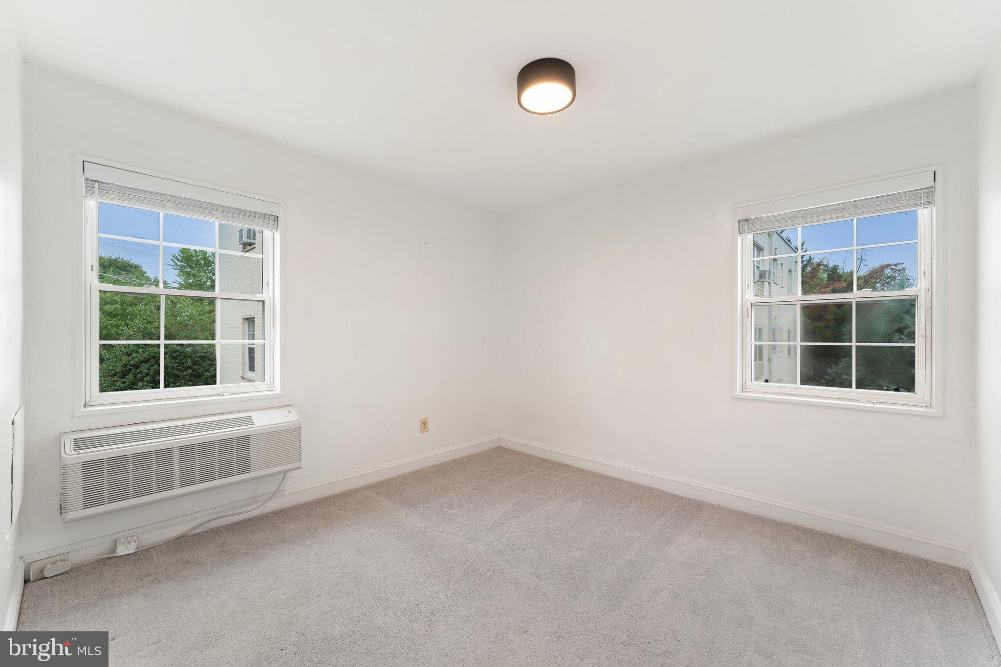 2303 FARRINGTON AVE #201
