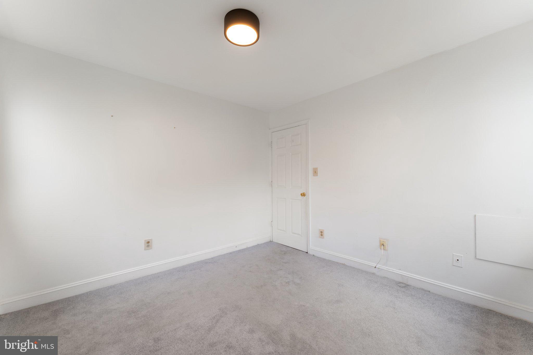 2303 FARRINGTON AVE #201