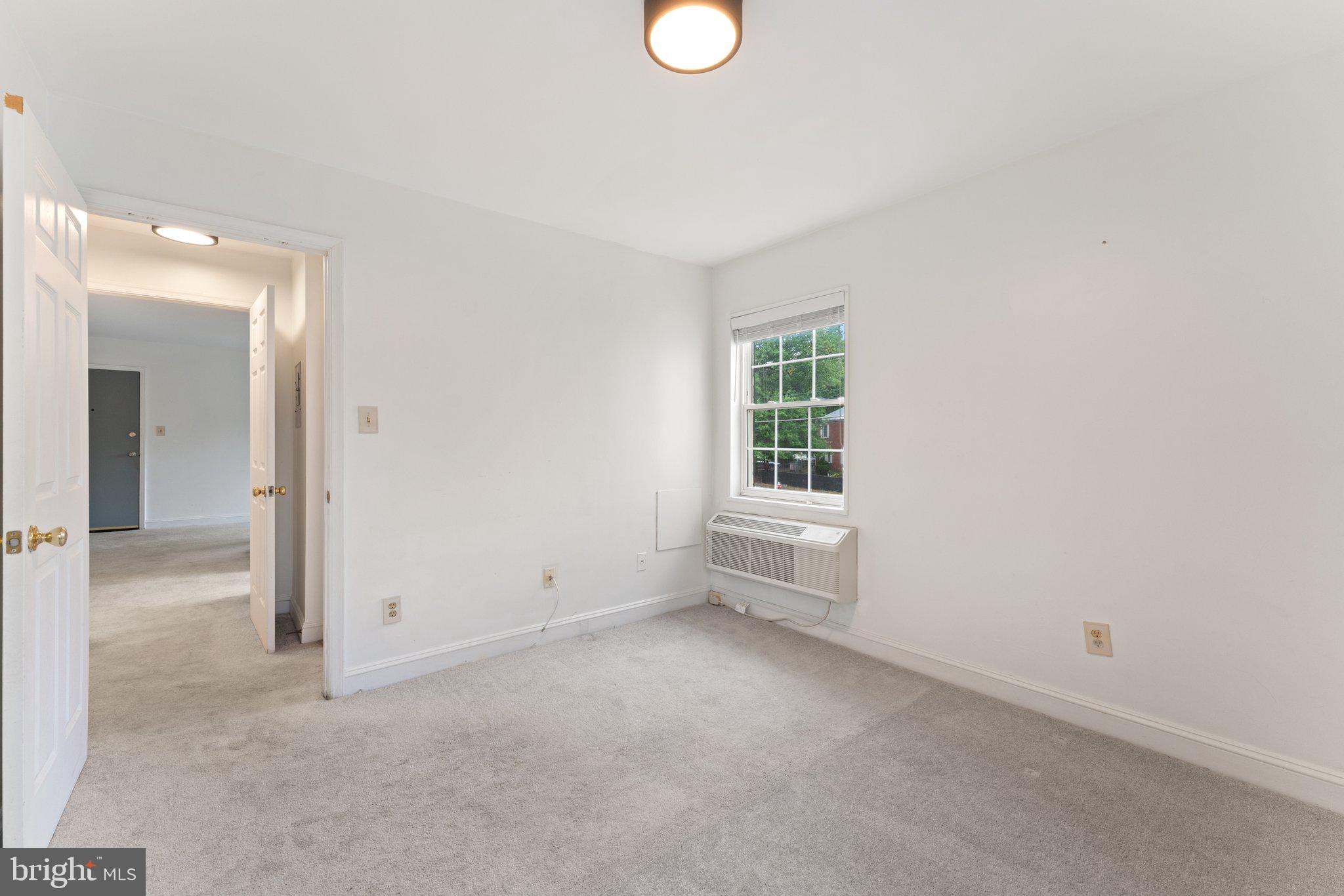 2303 FARRINGTON AVE #201