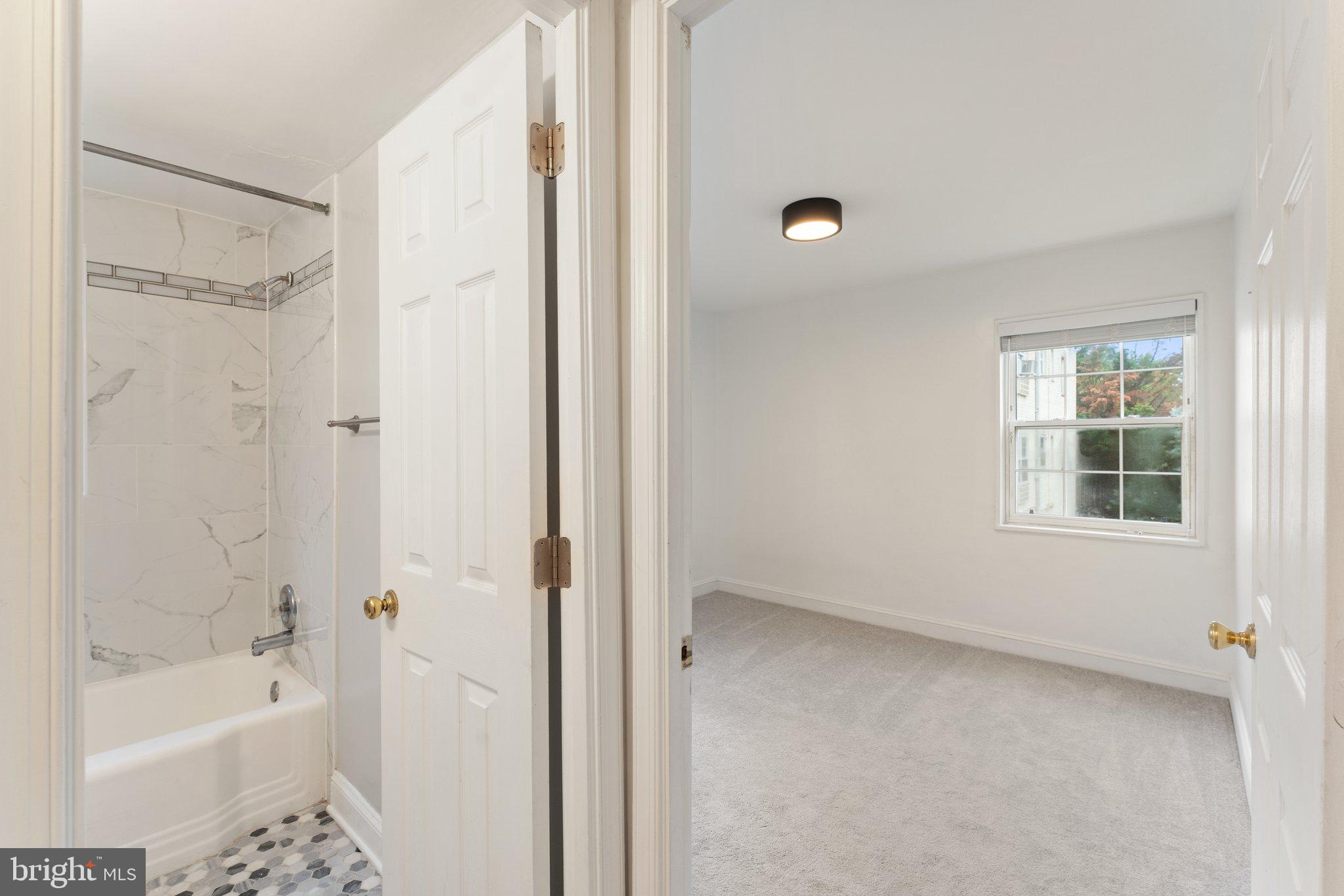 2303 FARRINGTON AVE #201