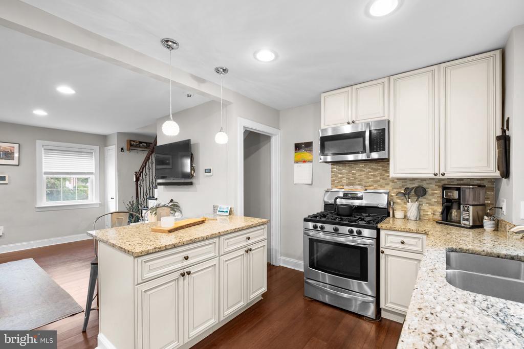 2028 Arlington Ter