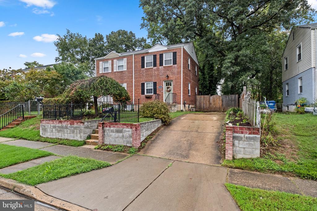 2028 Arlington Ter