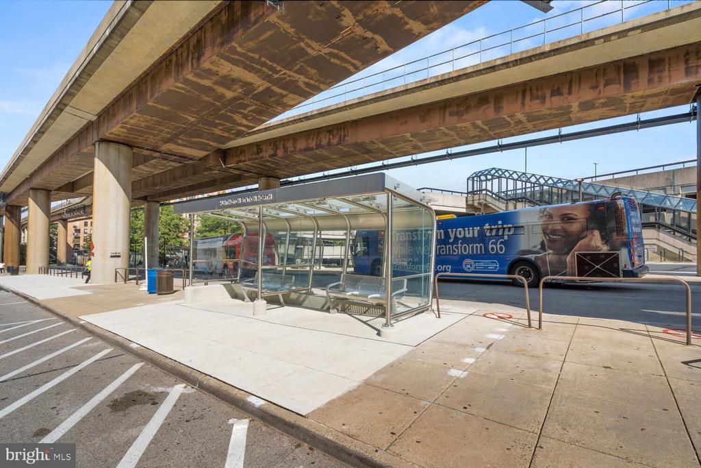 2028 Arlington Ter