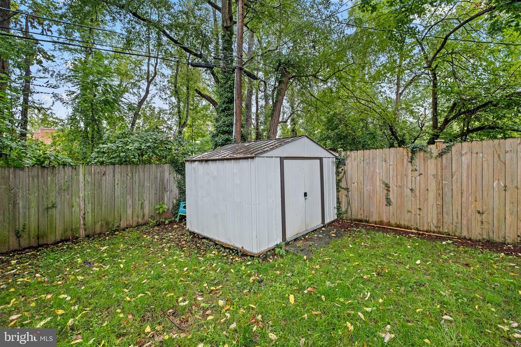 2028 Arlington Ter