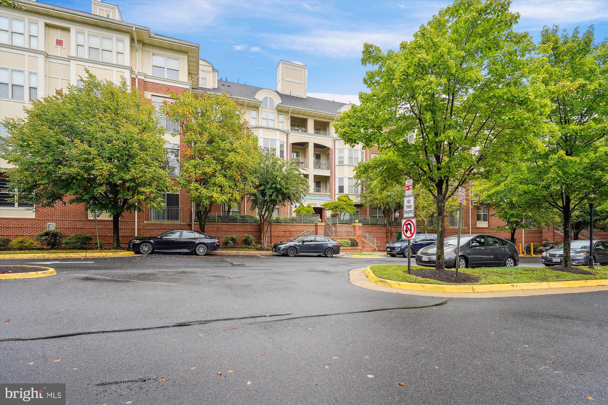 1860 Stratford Park Pl #407