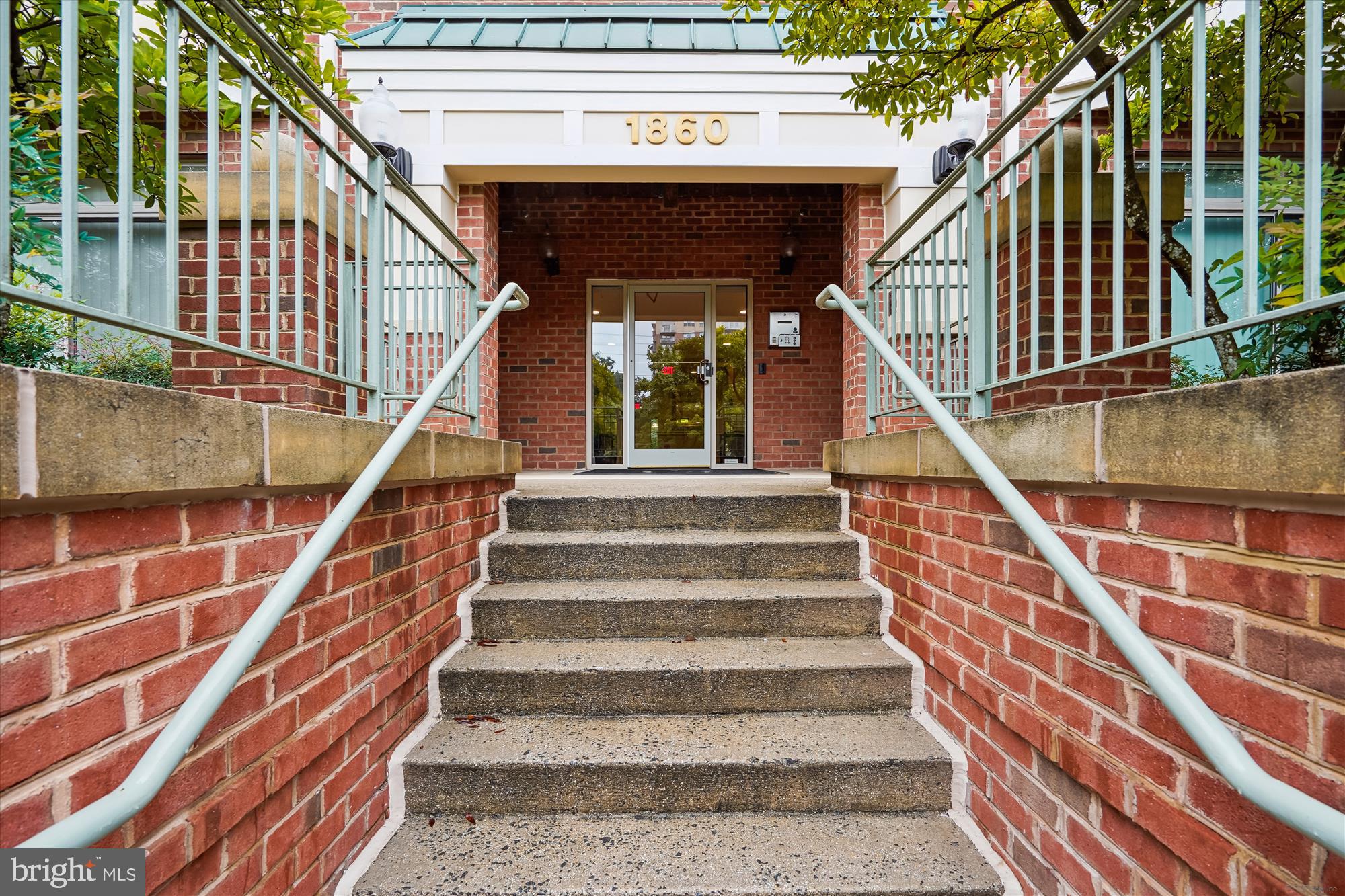 1860 Stratford Park Pl #407