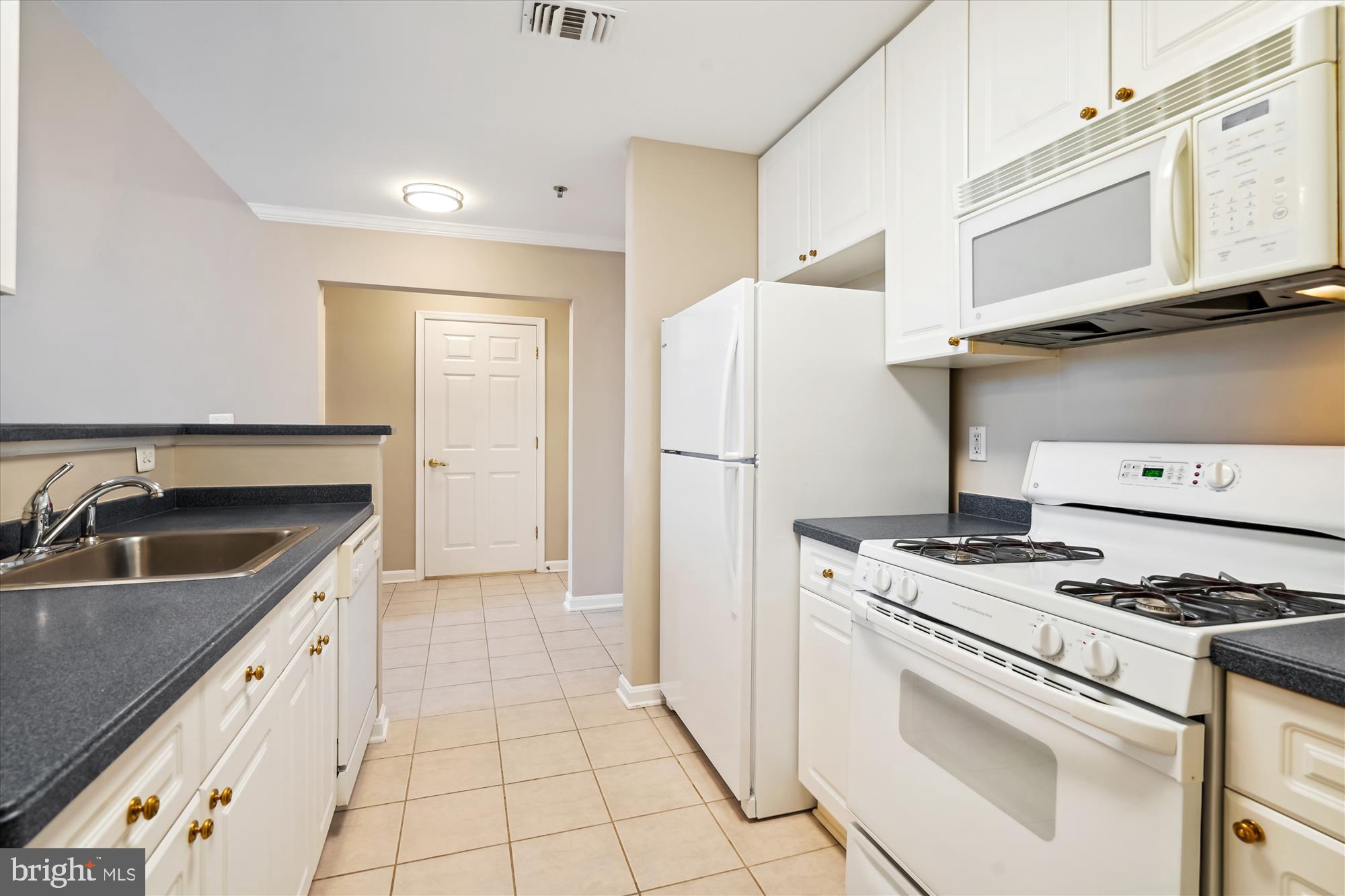 1860 Stratford Park Pl #407