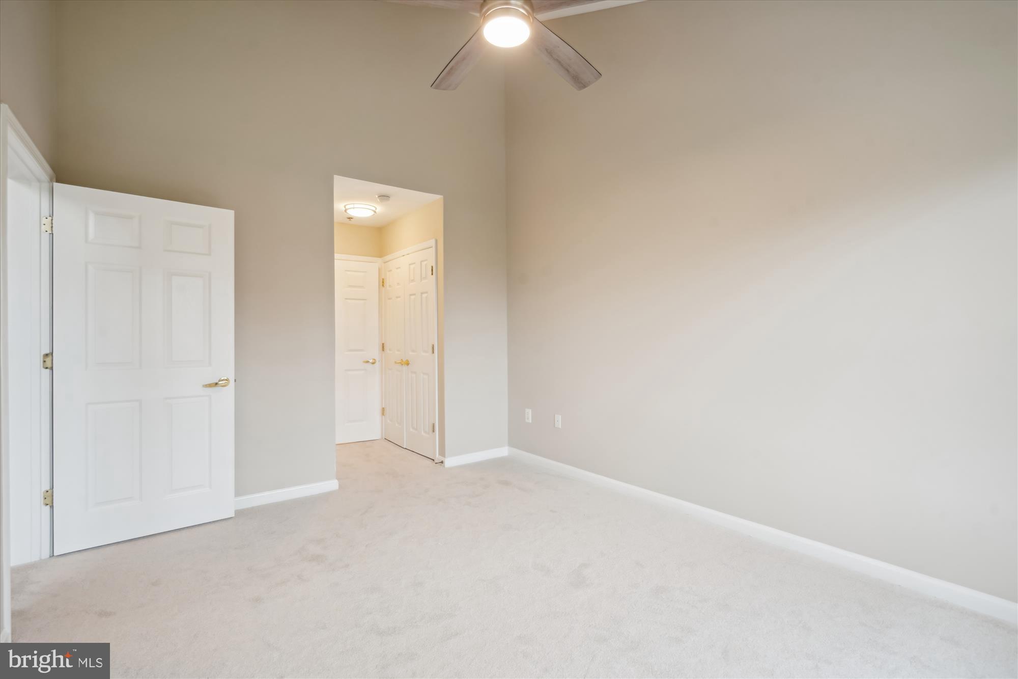 1860 Stratford Park Pl #407