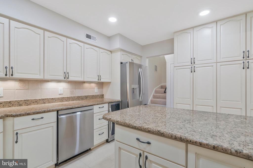 1111 Moorefield Hill Ct SW