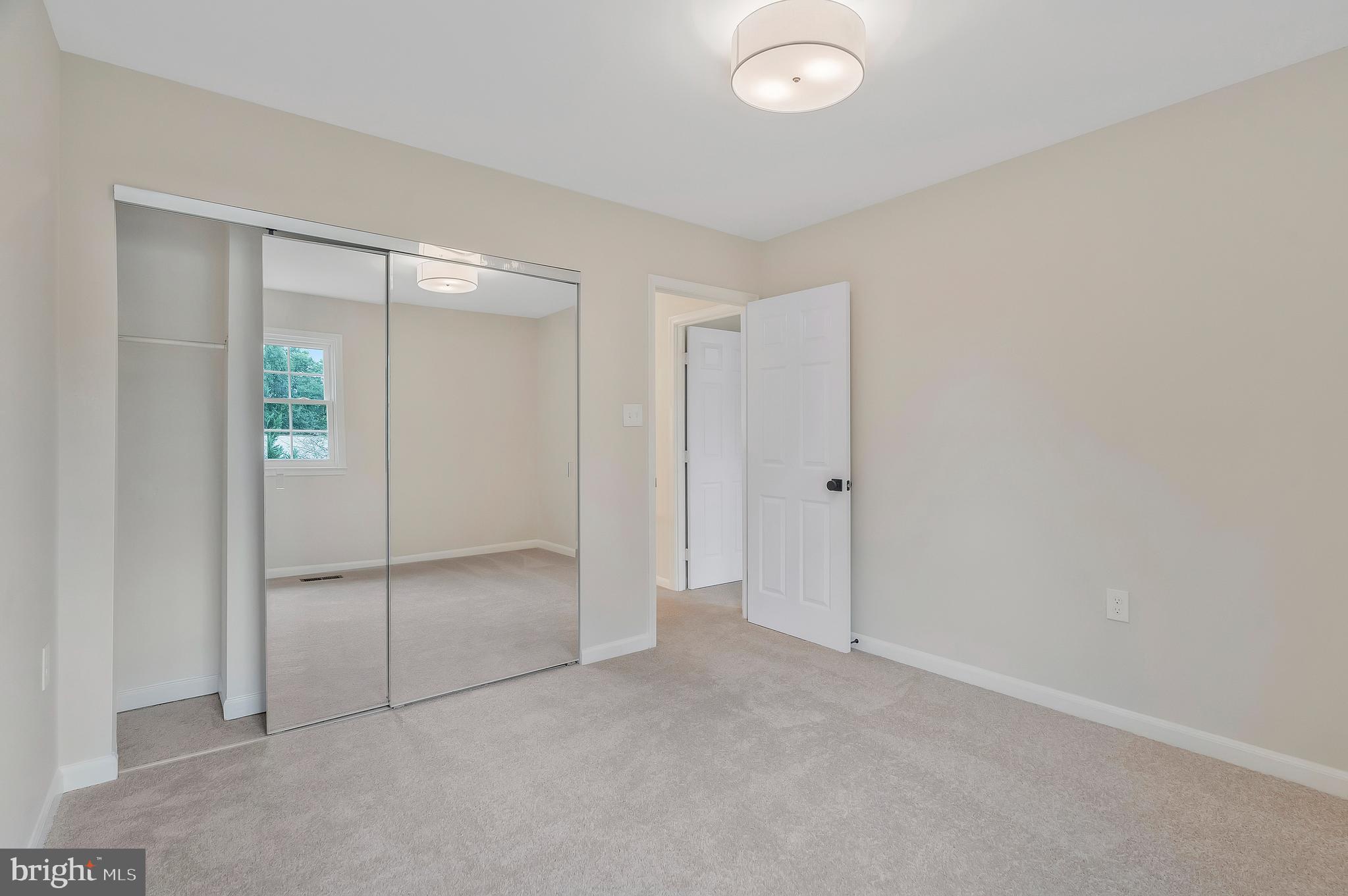 1111 Moorefield Hill Ct SW