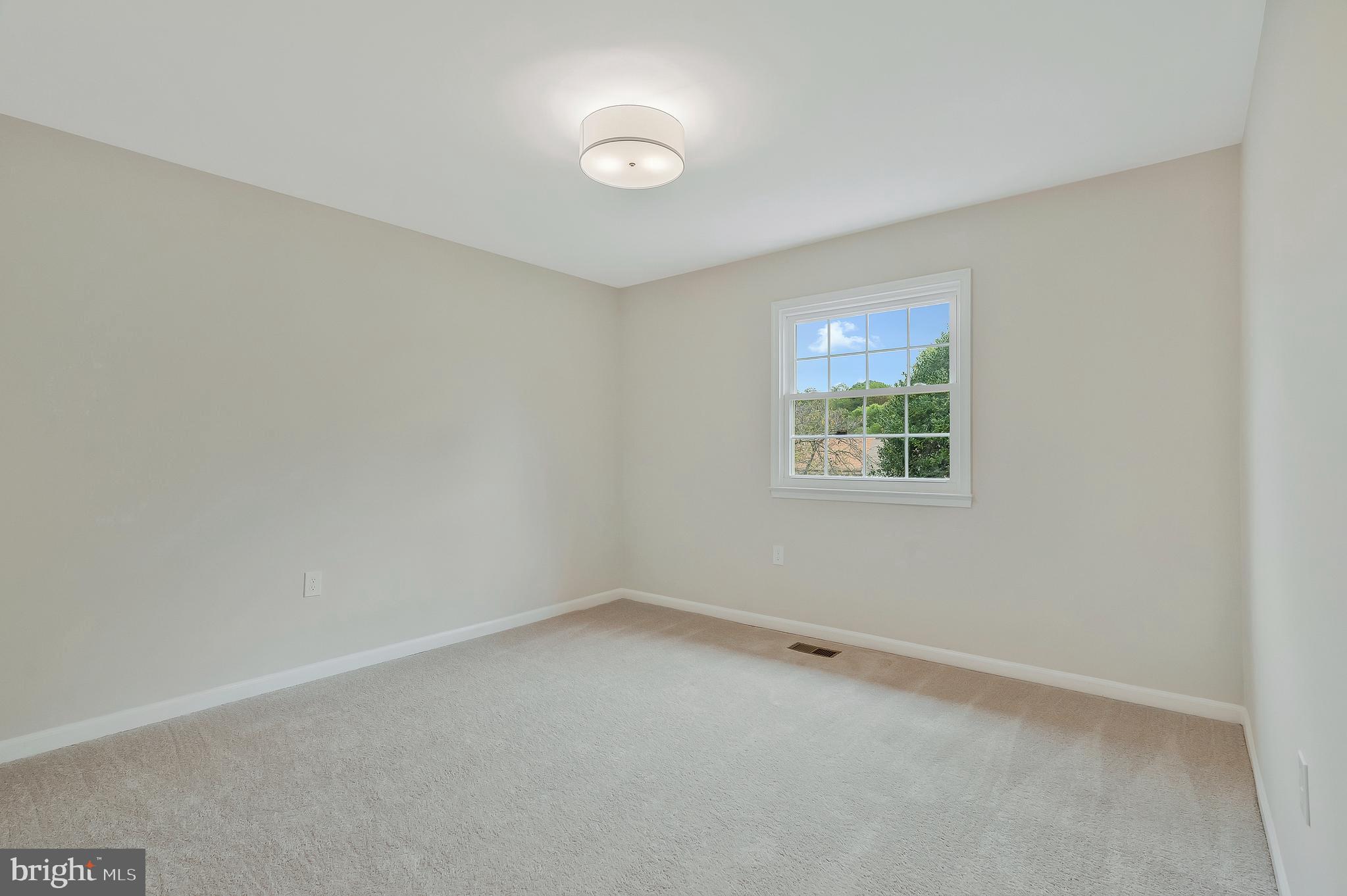 1111 Moorefield Hill Ct SW