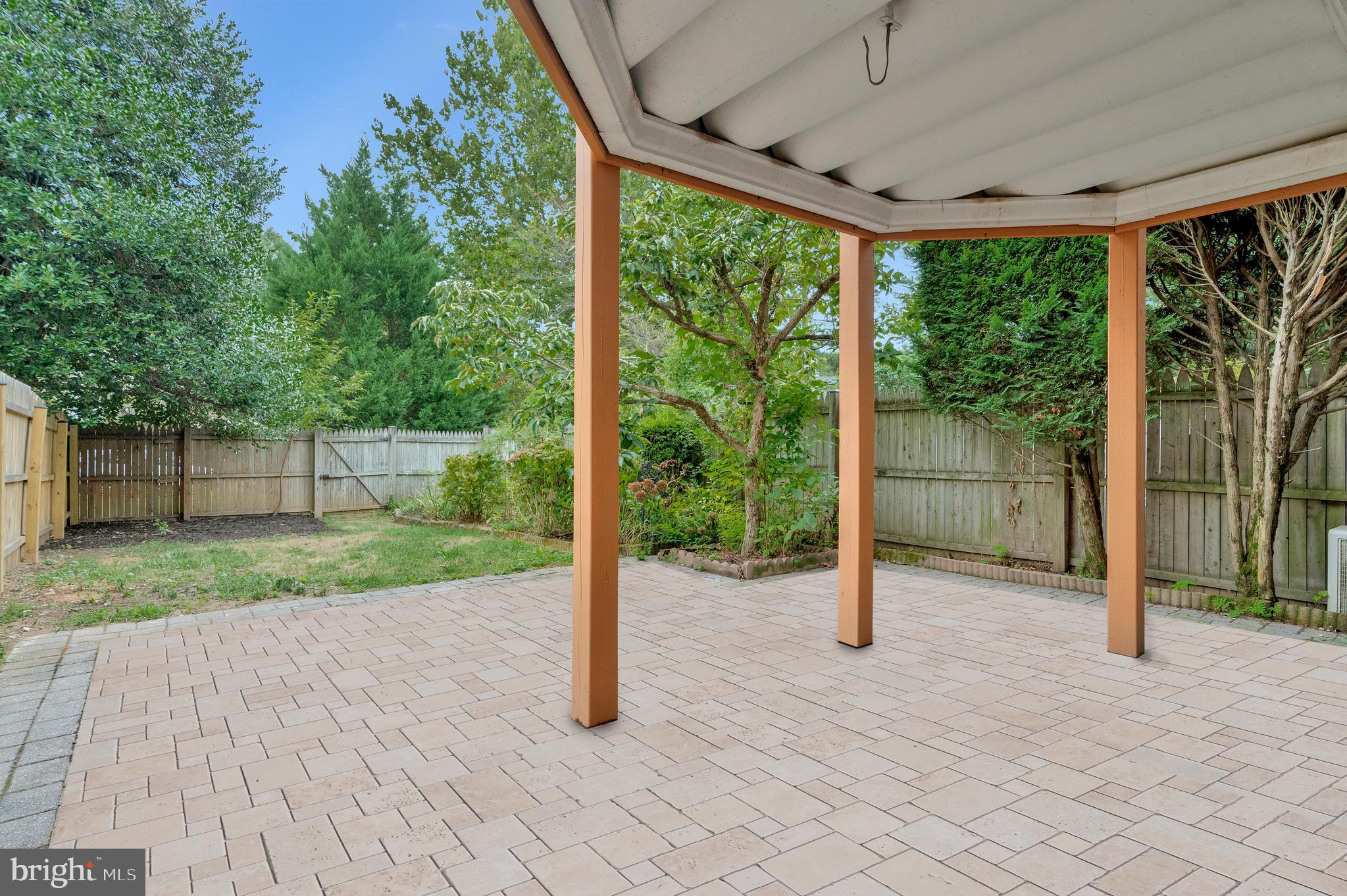 1111 Moorefield Hill Ct SW