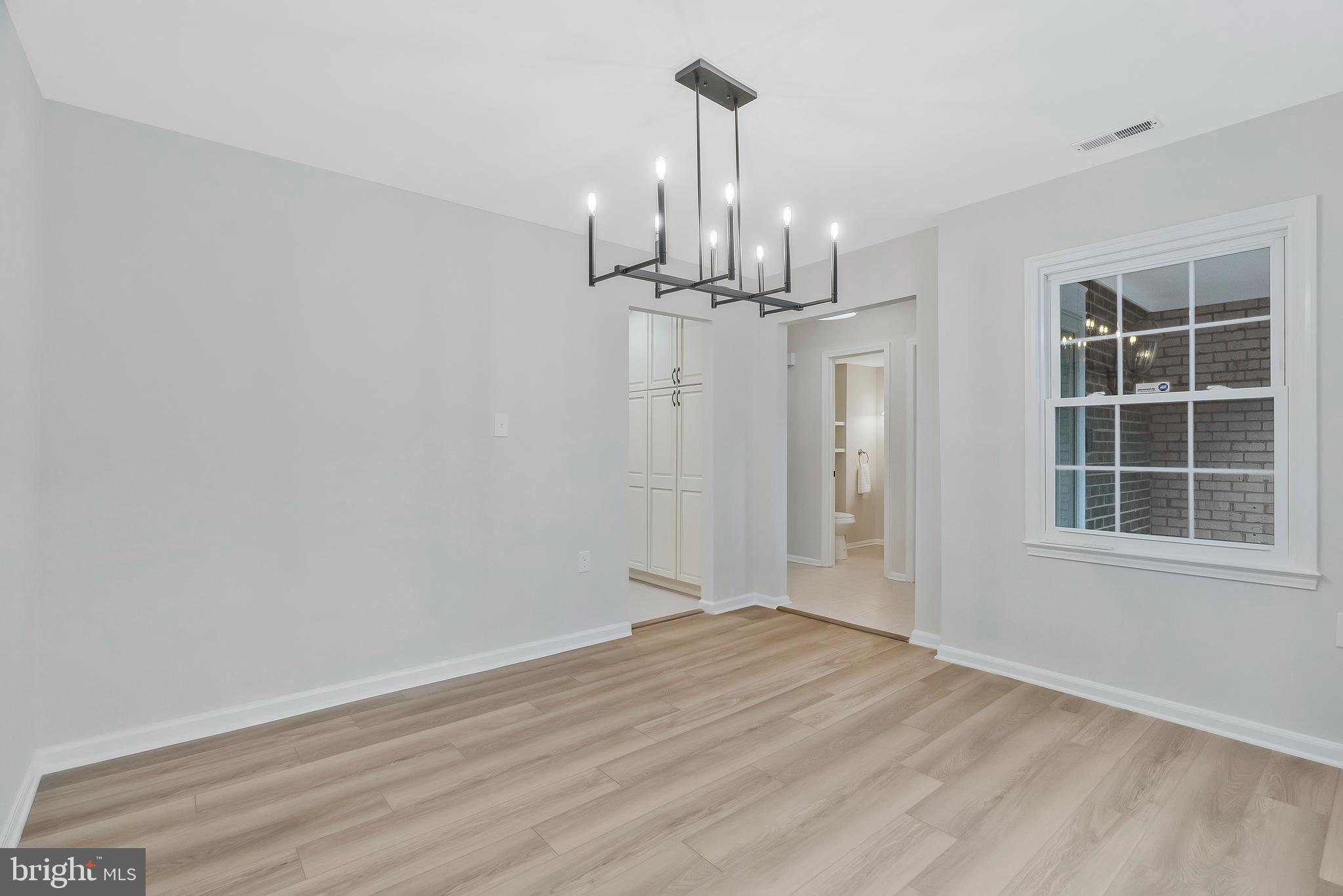 1111 Moorefield Hill Ct SW
