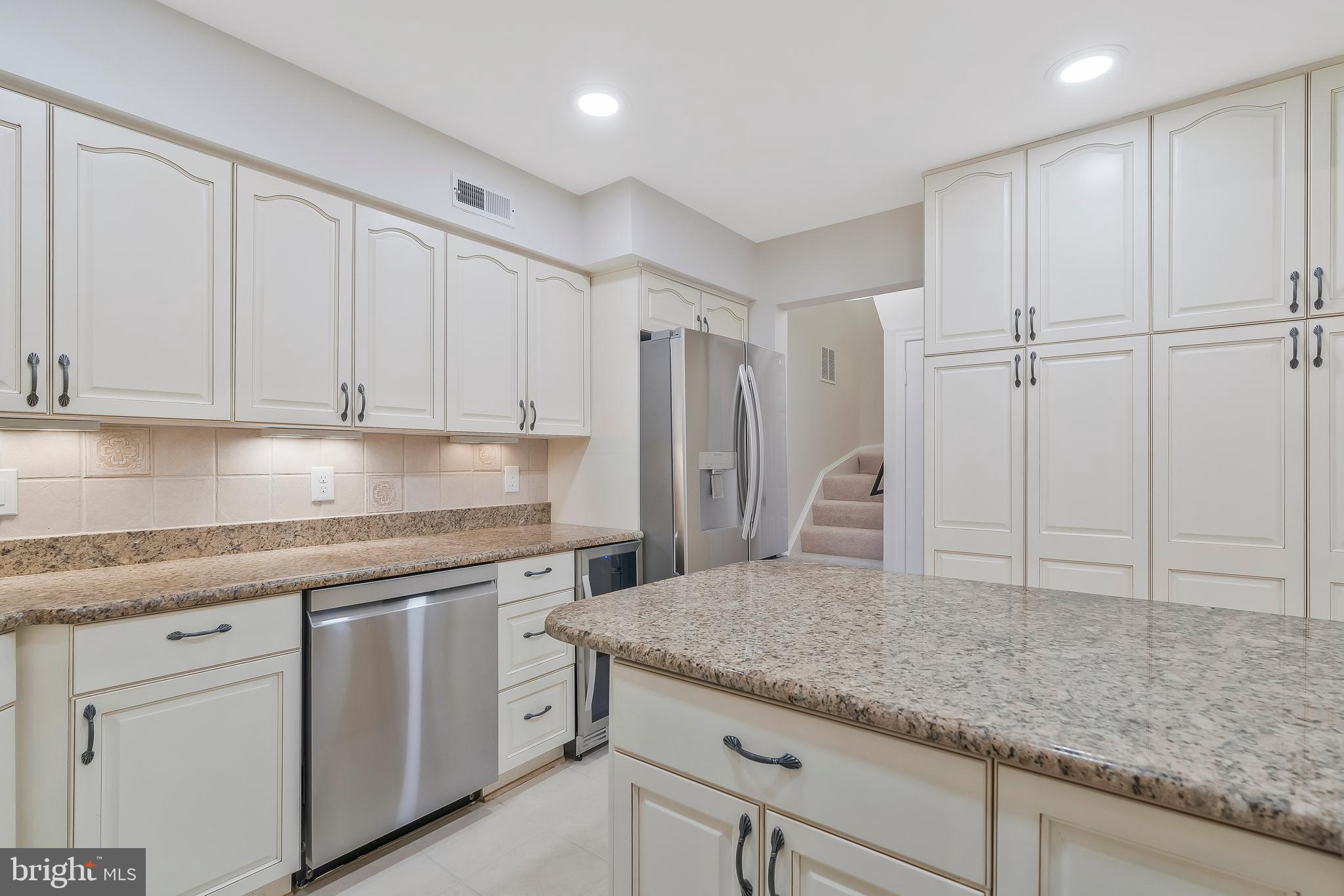 1111 Moorefield Hill Ct SW