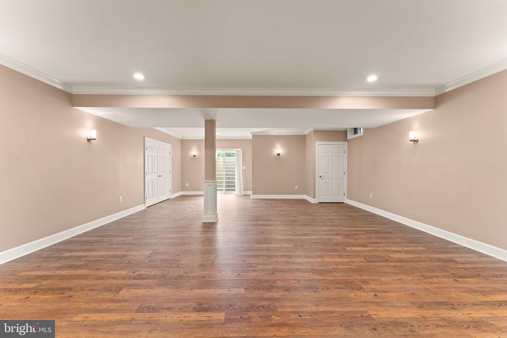 8437 Black Stallion Pl