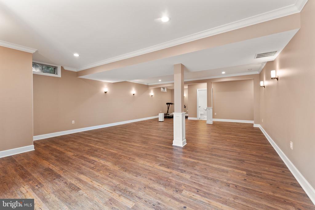 8437 Black Stallion Pl
