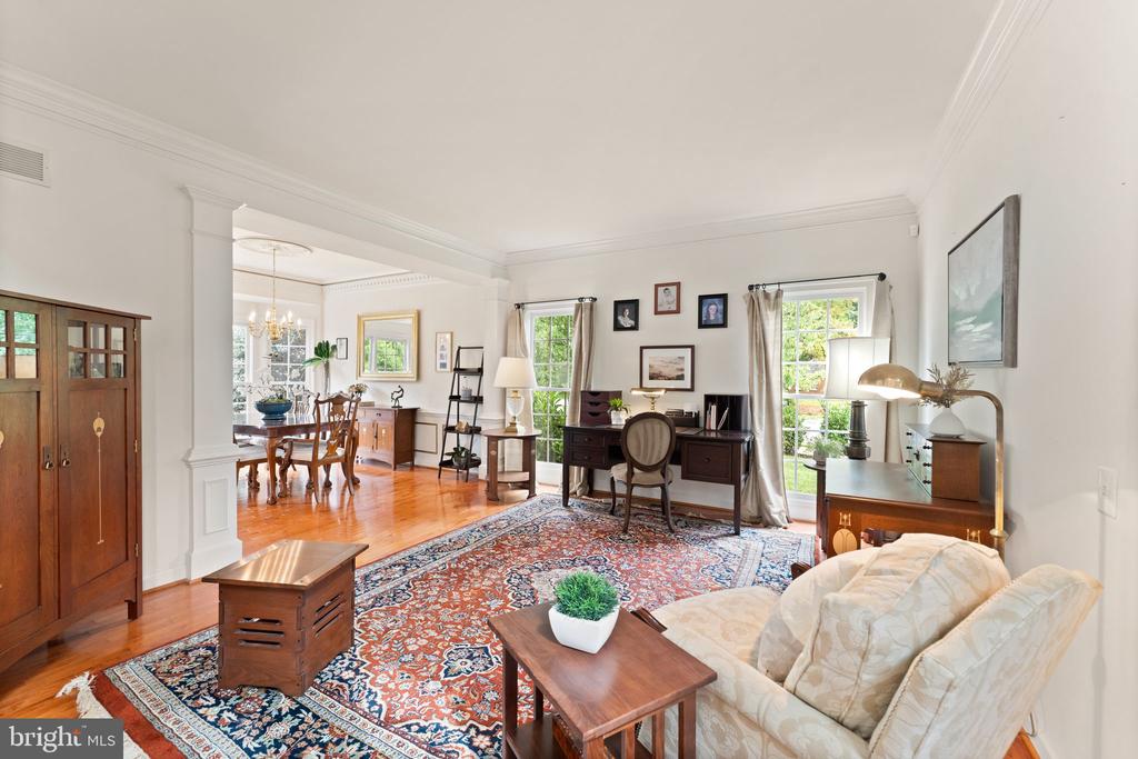 8437 Black Stallion Pl